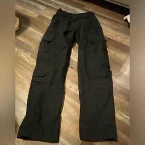 Woman’s tactical pants, heavy duty, 5.11 inches, size 32X32